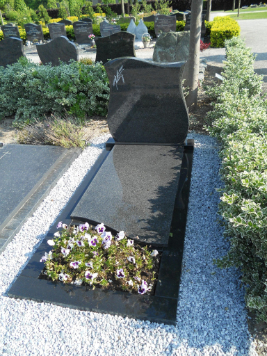 Nagrobek pojedynczy – cmentarz Makoszowy